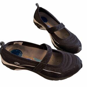 Natural Sport- Dr. Scholl's. Mary Jane-inspired walking sneaker-Size 8